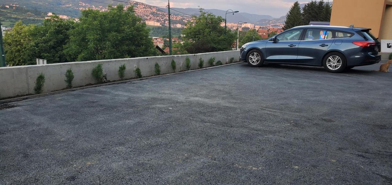 Sleep And Drive White Apartment Сараево Екстериор снимка