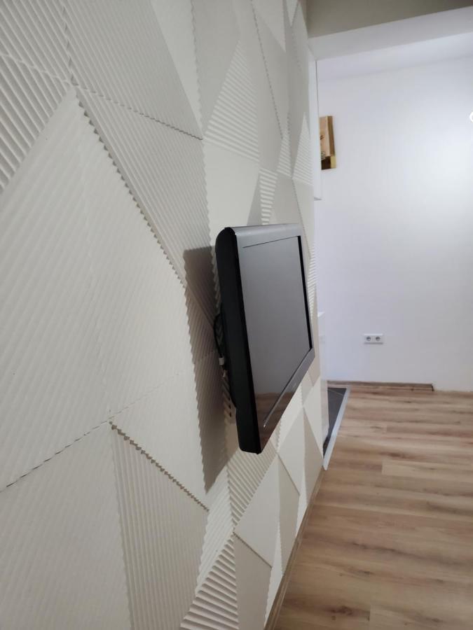 Sleep And Drive White Apartment Сараево Екстериор снимка