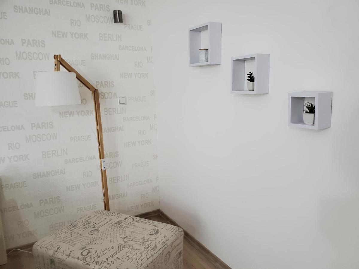 Sleep And Drive White Apartment Сараево Екстериор снимка
