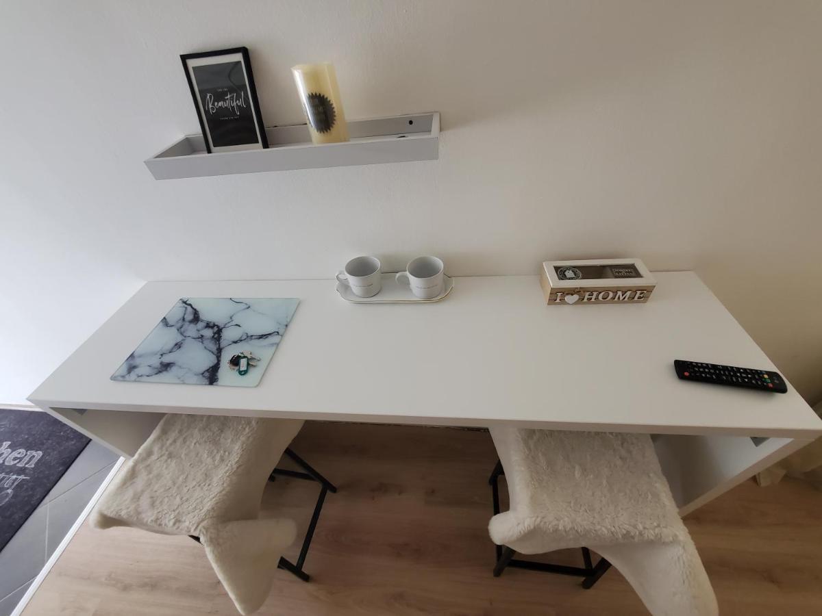 Sleep And Drive White Apartment Сараево Екстериор снимка