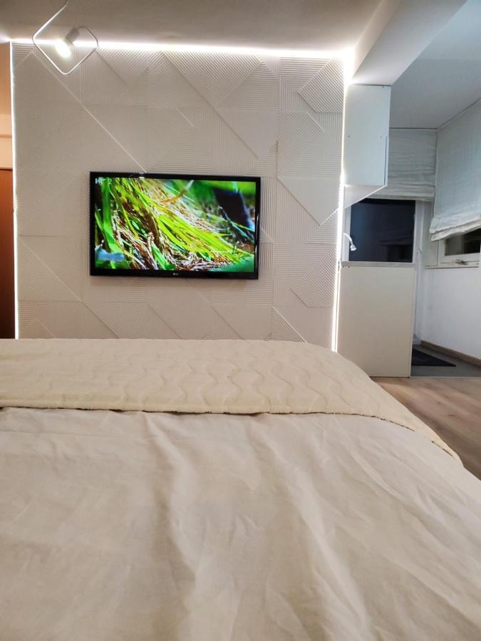 Sleep And Drive White Apartment Сараево Екстериор снимка